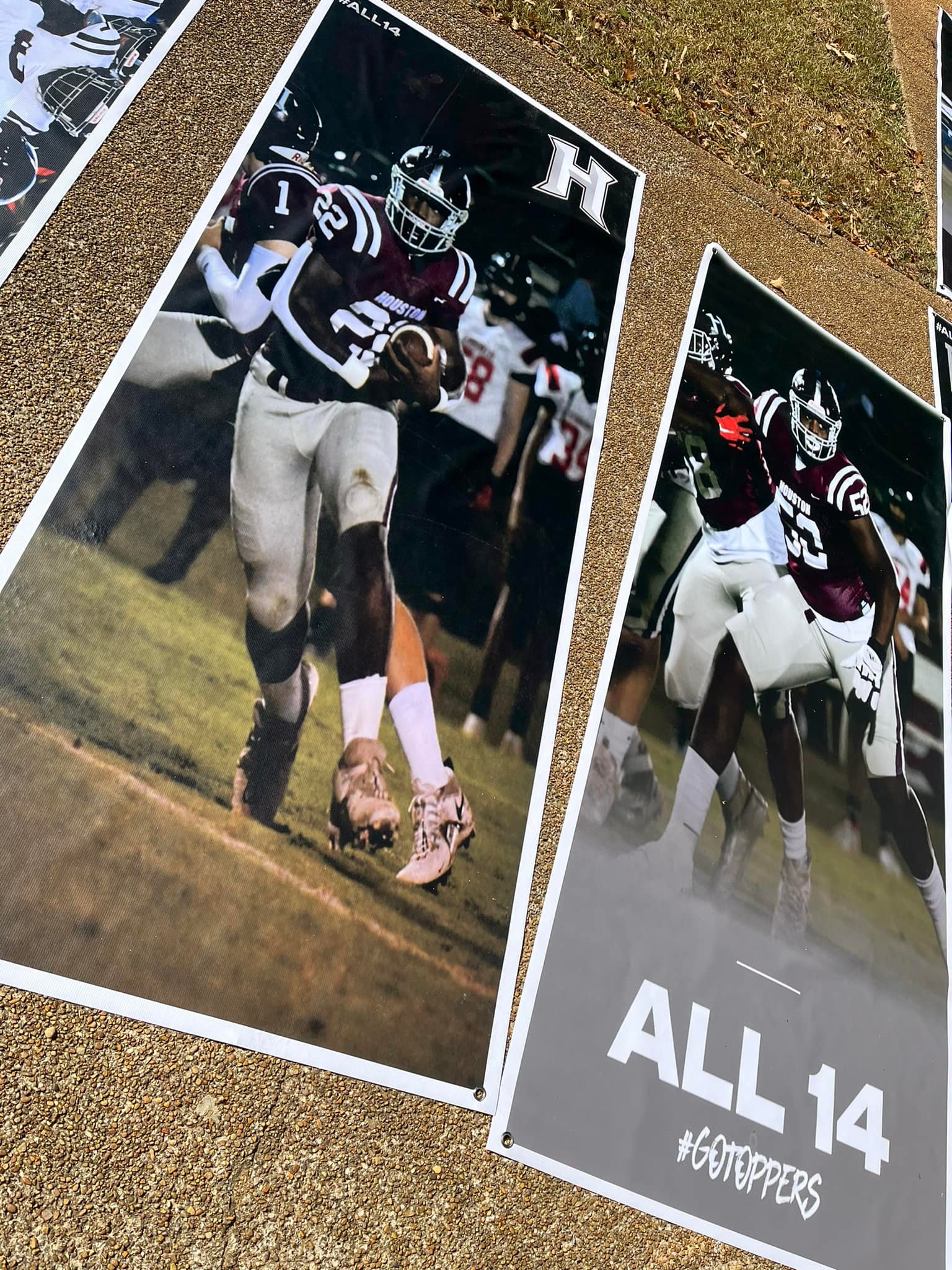 Indoor banner display with high-resolution printing for event advertising